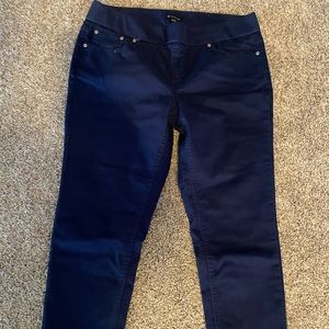 Like New New Directions Navy pull on capris